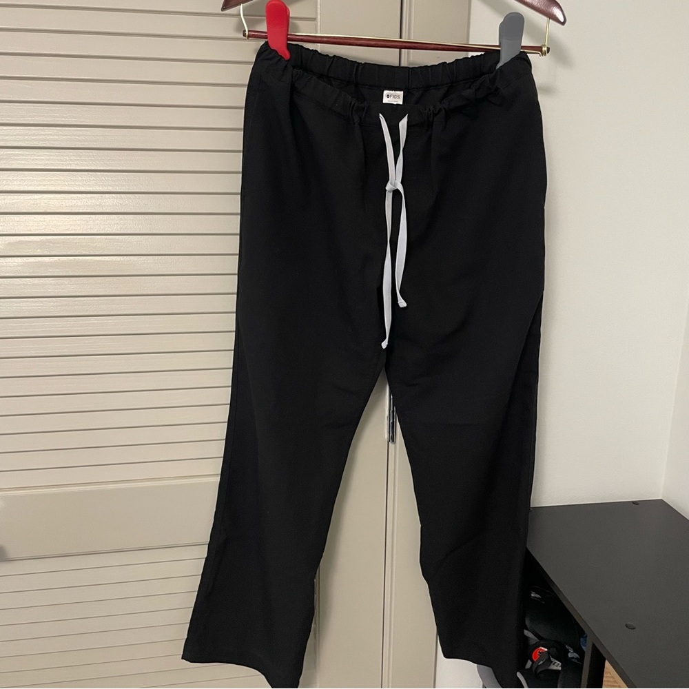 Figs Pisco Scrub Pant Size Small Short in Black